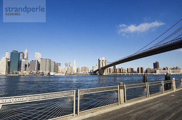 Vereinigte Staaten von Amerika  USA  New York City  Brücke  Fähre  Nordamerika  landen  Brooklyn  East River