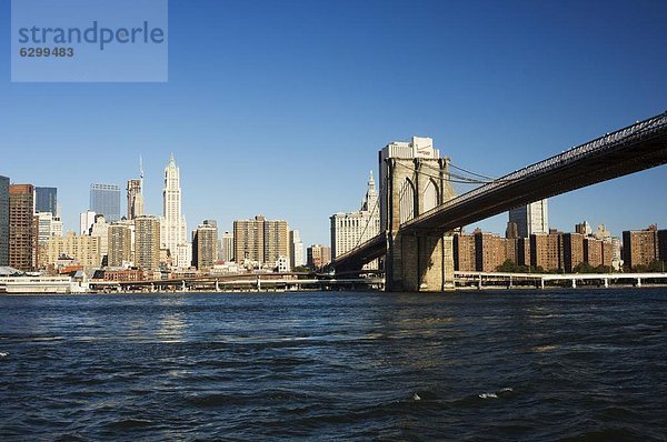 Vereinigte Staaten von Amerika  USA  New York City  Brücke  Nordamerika  Brooklyn  East River