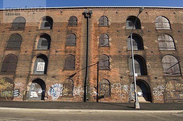 Vereinigte Staaten von Amerika  USA  Hochstraße  New York City  Lagerhalle  Lager  unterhalb  Brücke  Nordamerika  Ruine  Brooklyn  Manhattan  Nachbarschaft