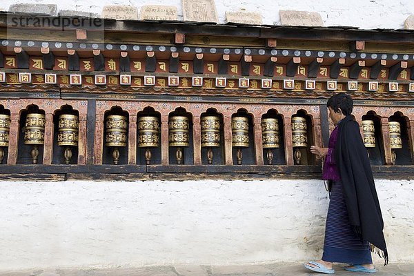 Stützrad  Frau  drehen  fünfstöckig  Buddhismus  Asien  Bhutan  Gebet  Thimphu