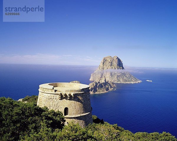 Europa Felsen Verteidigung Insel Ansicht ES350 Balearen Balearische Inseln Ibiza Spanien