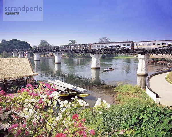 Brücke  Fluss  Zug  Südostasien  Asien  Tod  Kanchanaburi  Thailand