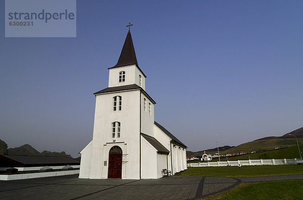 Kirche  Stadt Vestmannaeyjar  Insel Heimaey  Westmännerinseln  Su_urland oder Südisland  Island  Europa