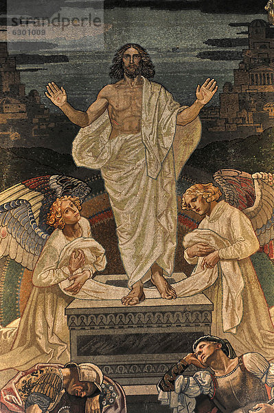 Altarbild  Glasmosaik  Jesus als Auferstandener  Altar von 1910  Barockkirche St. Michaelis  erster Baubeginn 1647 - 1750  Hansestadt Hamburg  Deutschland  Europa