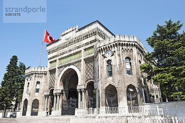 Eingangsbogen zur Universität  Beyazit-Platz  Istanbul  Türkei