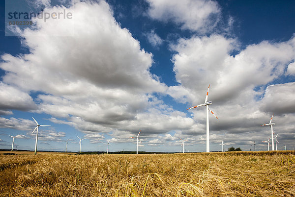 Windturbine Windrad Windräder hoch oben Europa Windpark Deutschland Stärke Spannung Nordrhein-Westfalen