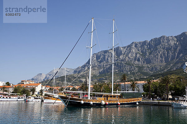 Hafen von Makarska  Makarska Riviera  Dalmatien  Kroatien  Europa