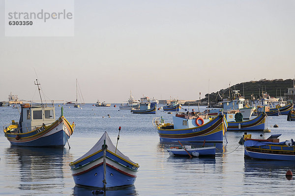 Abendstimmung  Fischerboote  Marsaxlokk  Malta  Europa