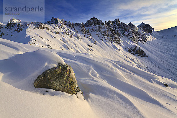 Kalkkögel im Winter mit Schneeformation  Axamer Lizum  Tirol  Österreich  Europa