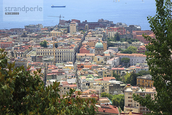 Blick vom Vomero auf die Altstadt von Neapel  Kampanien  Italien  Europa