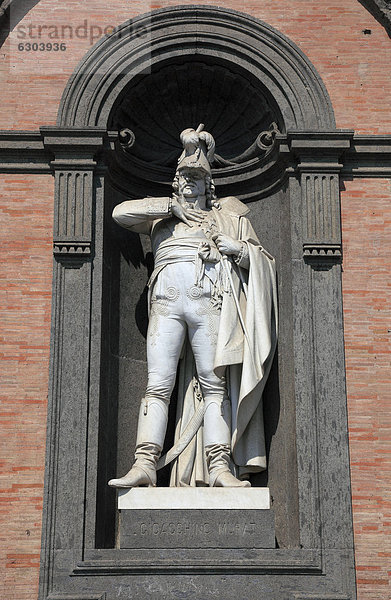 Statue von Gioacchino Murat  Jochaim Murat  1767-1815  von 1808-1815 König von Neapel  Palazzo Reale  Palast der Vizekönige  an der Piazza del Plebescito  Neapel  Kampanien  Italien  Europa
