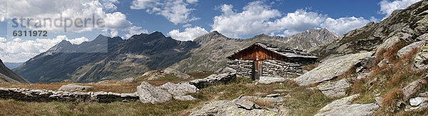 Schutzhütte in den Zillertaler Alpen  Südtirol  Italien