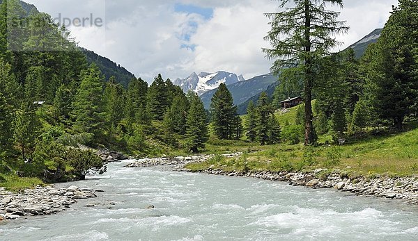 Schwarzach und Alpenlandschaft  Tirol  Österreich