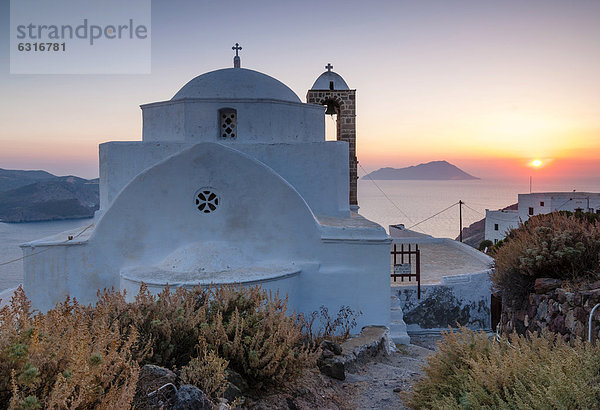 Europa Sonnenuntergang Meer Ignoranz Kirche Griechenland Kykladen griechisch Milos