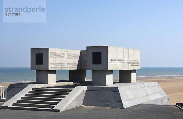 'Denkmal am Strand ''Omaha Beach'' zu Ehren der US-Nationalgarde  Vierville-sur-Mer  Normandie  Frankreich  Europa'