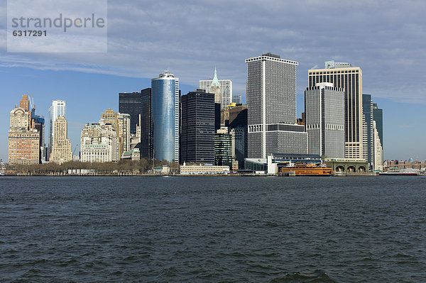 Vereinigte Staaten von Amerika USA New York City Battery Park East River