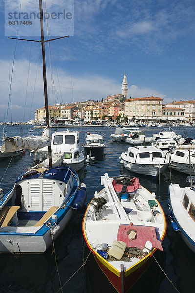 Boote im Hafen von Rovinj  Istrien  Kroatien  Europa