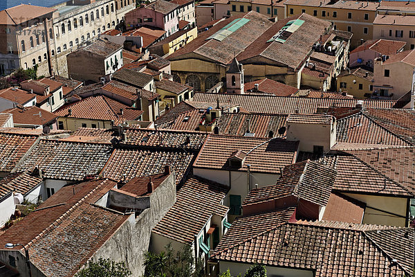 Dach Hafen Europa über Großstadt hoch oben Ansicht Elba Italien Portoferraio Toskana