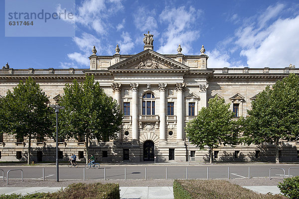 Bundesverwaltungsgericht  ehemaliges Reichsgerichtsgebäude  Leipzig  Sachsen  Deutschland  Europa  ÖffentlicherGrund