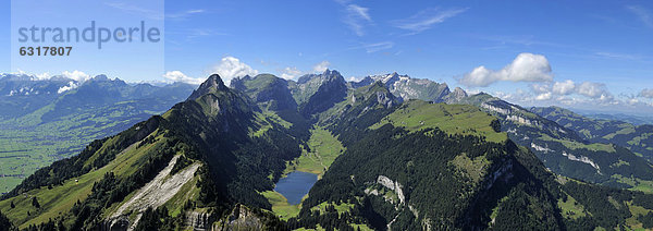 Sicht vom Hohen Kasten Richtung Sämtisersee und Säntis  Appenzell  Schweiz  Europa