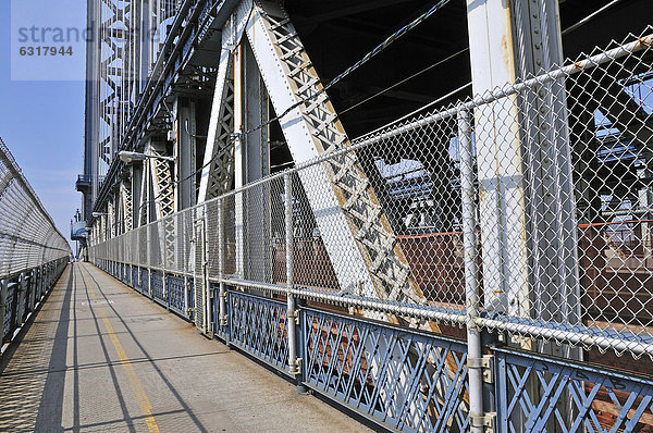 Manhattan Bridge  Manhattan  New York City  USA  Nordamerika  Amerika  ÖffentlicherGrund