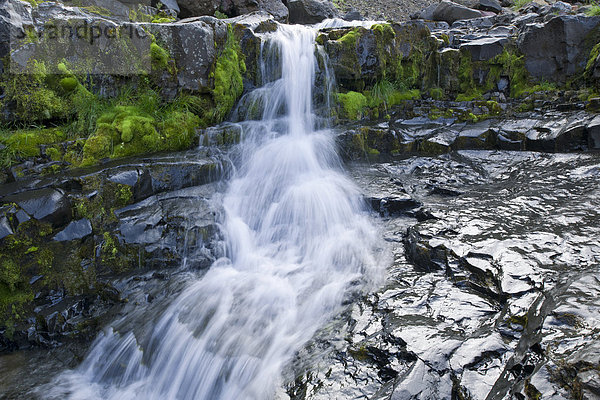 Wasserfall in der R·nagil-Schlucht  Edda Hotel Laugar  Island  Europa