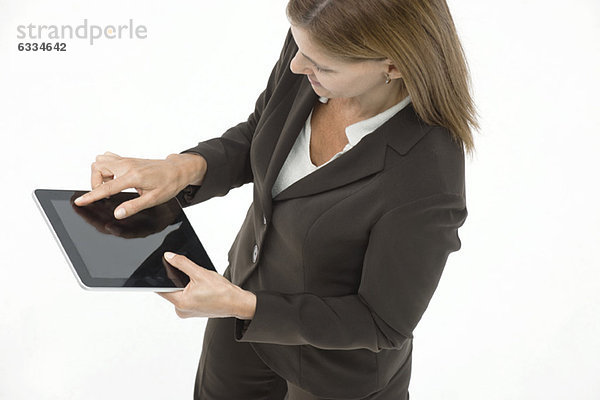 Geschäftsfrau mit digitalem Tablett