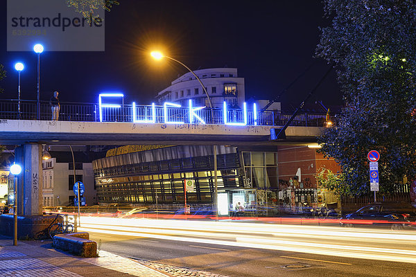Schriftzug Fuck U! von Aktivisten an der Hafenstraße während der Illumination Blue Port in Hamburg  Deutschland  Europa