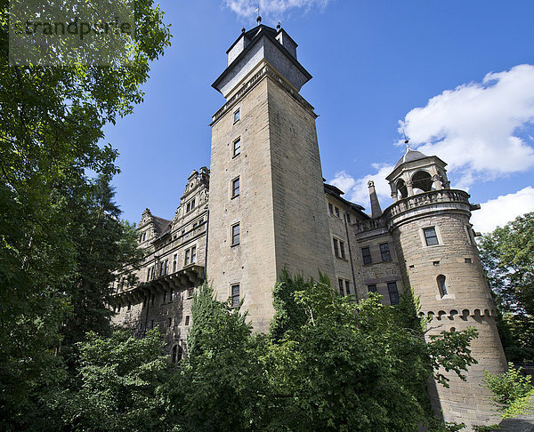 Schloss Neuenstein  ursprünglich Wasserschloss aus der Stauferzeit  Sitz des Hohenlohe-Zentralarchiv  Neuenstein  Hohenlohe  Baden-Württemberg  Deutschland  Europa
