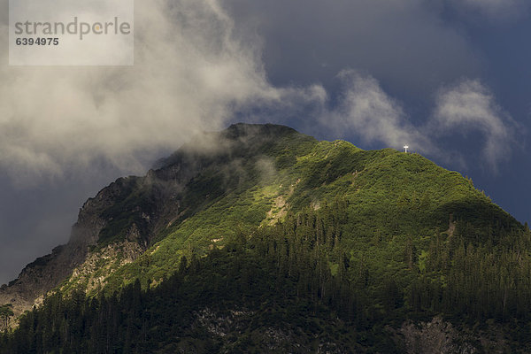 Wolken am Schattenberg in Oberstdorf  Allgäu  Bayern  Deutschland  Europa