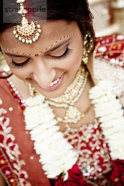 Frau  Hochzeit  Tradition  lächeln  Kleidung  Indianer