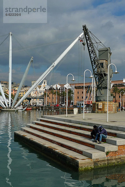Kranich Hafen Landschaft Turmkran Genua Italien Ligurien alt Porto