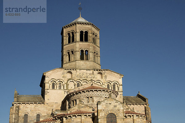 Romanische Benediktinerabtei Abbatiale Saint-Austremoine díIssoire  geschmückte Kirche  Issoire  Puy-de-Dome  Auvergne  Frankreich  Europa