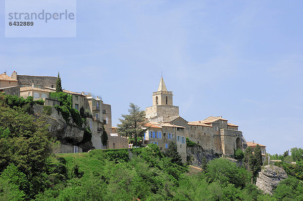 Venasque  Vaucluse  Provence-Alpes-Cote d'Azur  Südfrankreich  Frankreich  Europa  ÖffentlicherGrund
