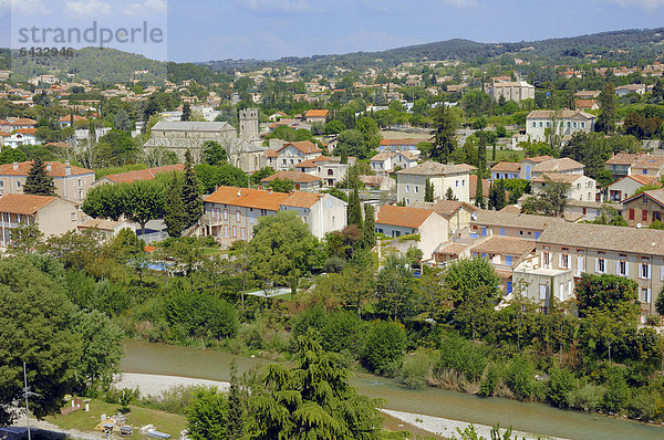 Blick auf Vaison-la-Romaine  Vaucluse  Provence-Alpes-Cote d'Azur  Südfrankreich  Frankreich  Europa  ÖffentlicherGrund