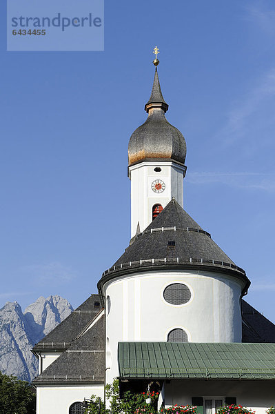 Pfarrkirche Sankt Martin  Ortsteil Garmisch  Garmisch-Partenkirchen  Werdenfelser Land  Oberbayern  Bayern  Deutschland  Europa  ÖffentlicherGrund