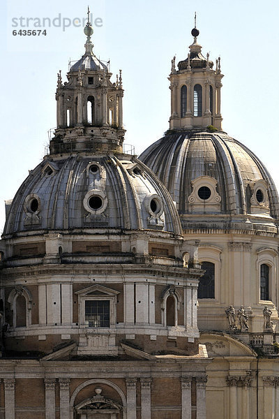 Kuppeln der Kirchen am Tajansforum  Foro di Traiano  Rom  Italien  Europa