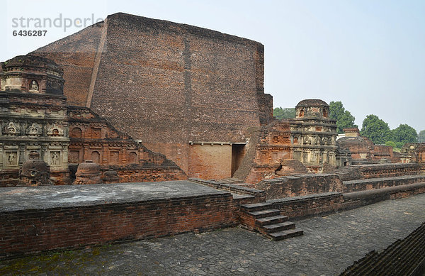 Archäologische Stätte und bedeutendes buddhistisches Pilgerziel  Ruinen der alten Universität von Nalanda  Ragir  Bihar  Indien  Asien