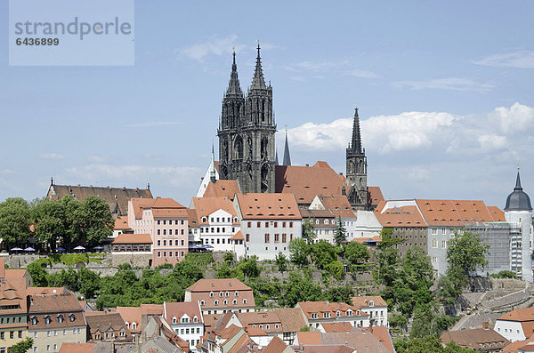 Blick auf Meißner Dom  Turm der Frauenkirche  Markt  Meißen  Sachsen  Deutschland  Europa