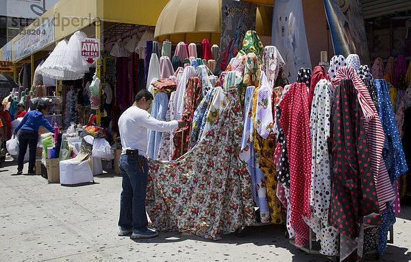 Vereinigte Staaten von Amerika USA Außenaufnahme Weg Kleidung Stoff Laden verkaufen Kalifornien Ortsteil Mode Los Angeles