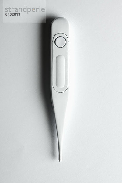 Ein digitales Thermometer weiß lackiert