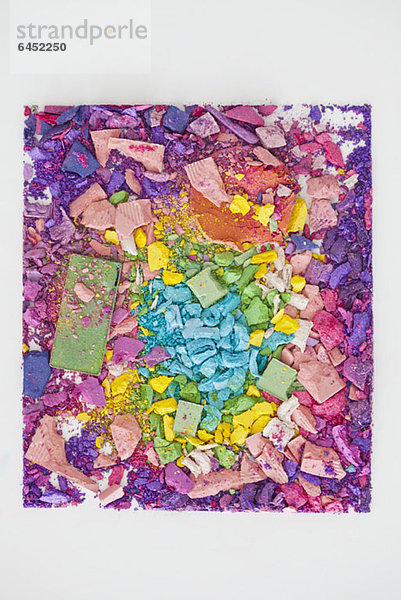 Zerkleinerte verschiedene Make-up-Pulver zu einem Quadrat angeordnet