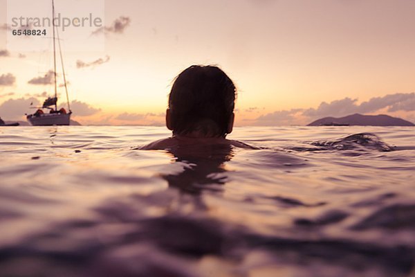 Mann  Silhouette  Meer  schwimmen