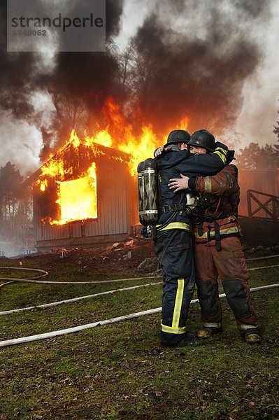 verbrennen  umarmen  Gebäude  frontal  Feuer  Kampf