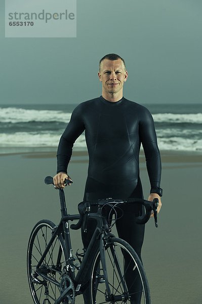Mann  Strand  Tauchanzug  Kleidung  Fahrrad  Rad