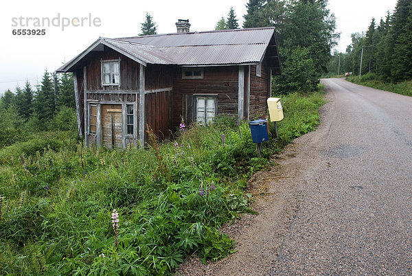 nahe Fernverkehrsstraße Blockhaus alt Holzhaus