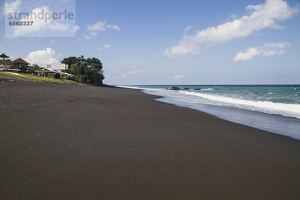 Indonesien  Blick auf den Strand