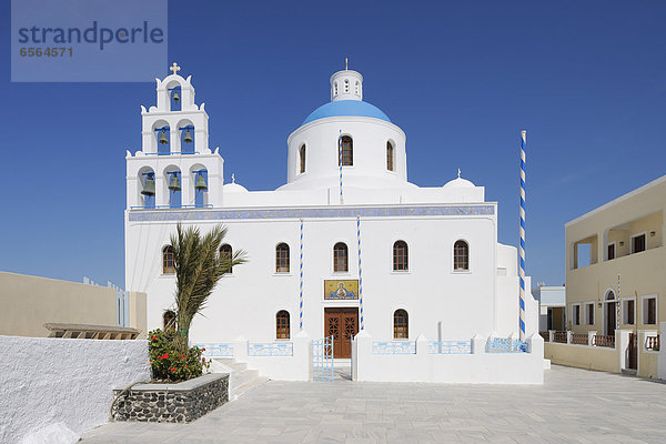 Griechenland  Kirche der Panagia von Platsani am Caldera-Platz in Oia