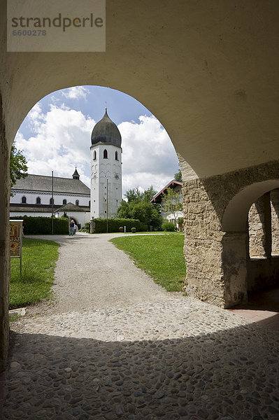 Kloster St Maria und karolingische Torhalle  Fraueninsel  Chiemsee  Chiemgau  Bayern  Deutschland  Europa
