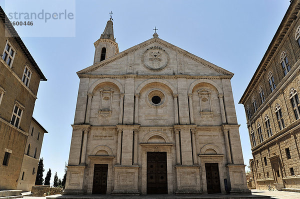 Renaissance-Fassade des Doms  Dom von Pienza  erbaut 1459-1462  Pienza  Toskana  Italien  Europa